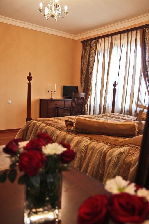 Tsaghkunq Guest House Севан Стая снимка