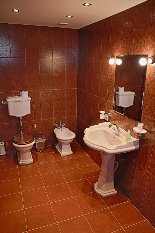 Tsaghkunq Guest House Севан Стая снимка